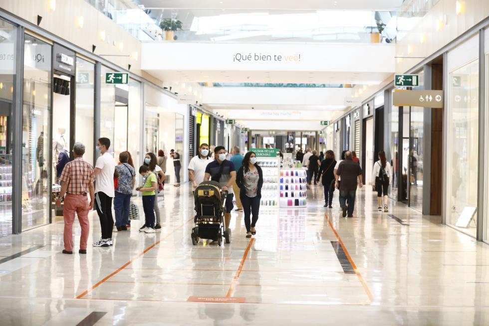Reapertura de los centros comerciales.