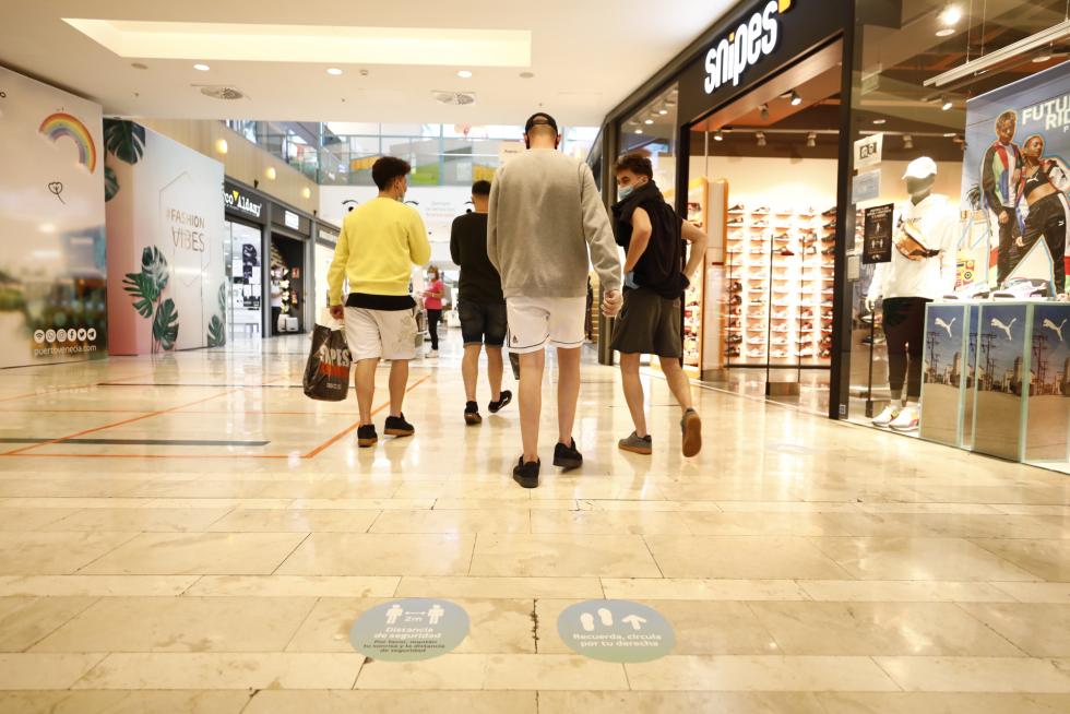 Reapertura de los centros comerciales.