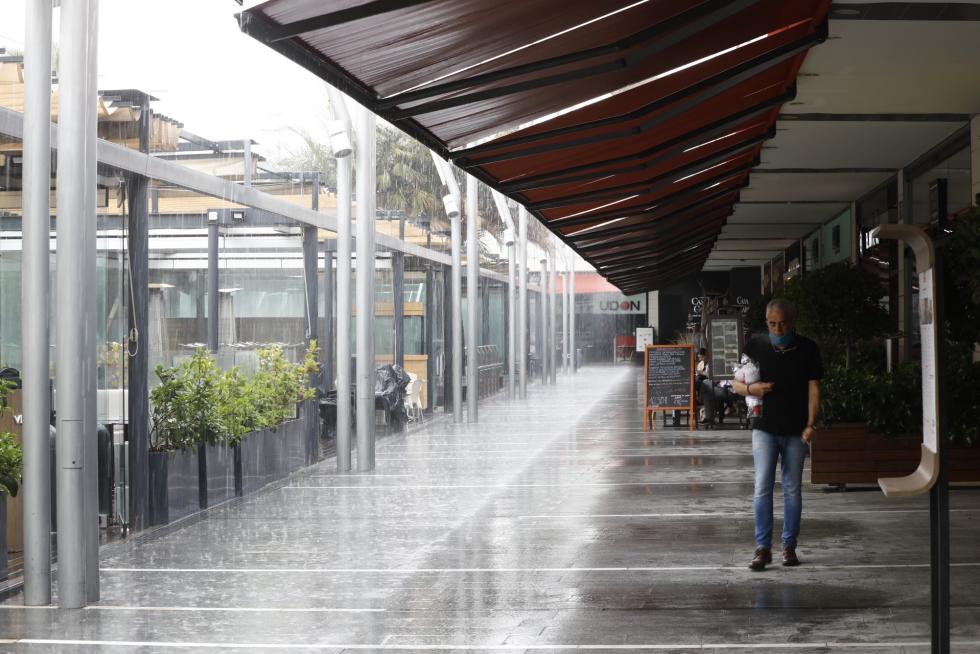 Reapertura de los centros comerciales.