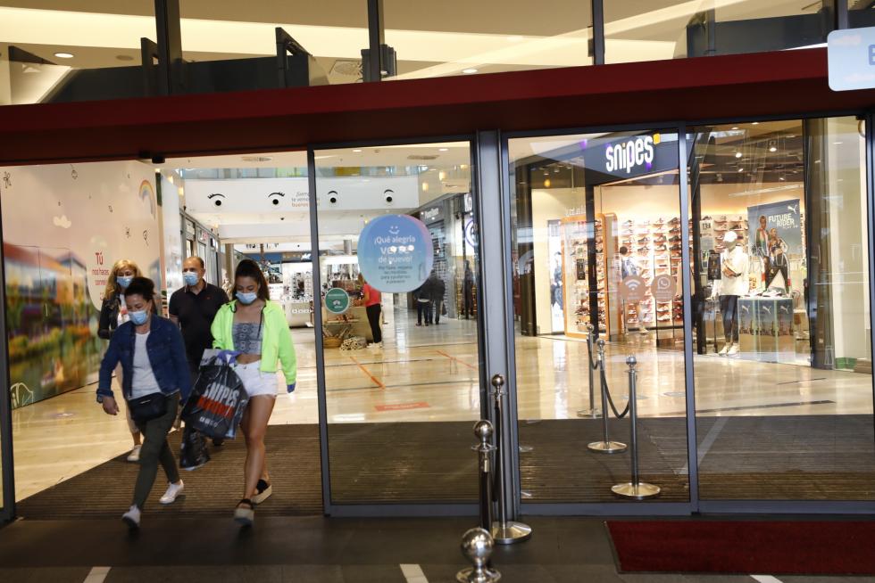Reapertura de los centros comerciales.