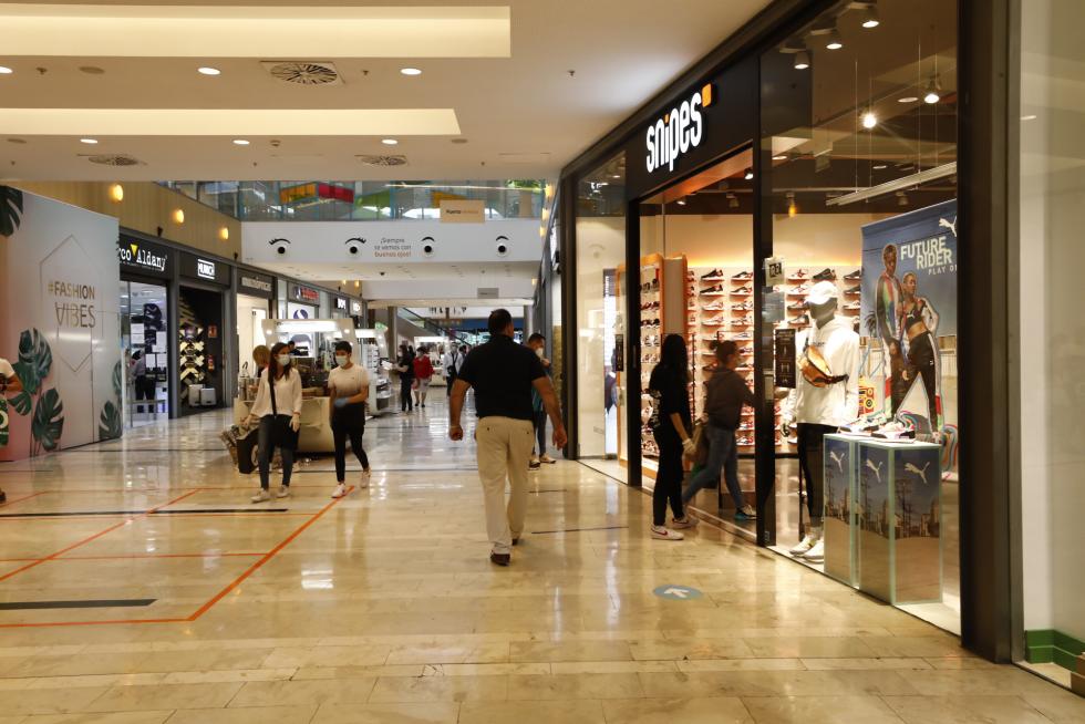 Reapertura de los centros comerciales.