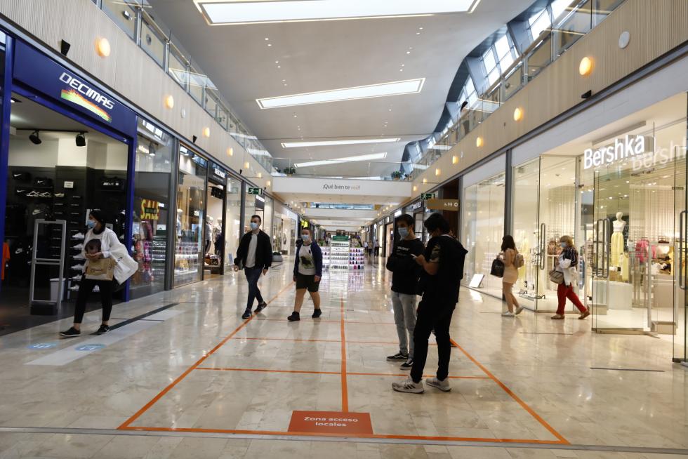 Reapertura de los centros comerciales.
