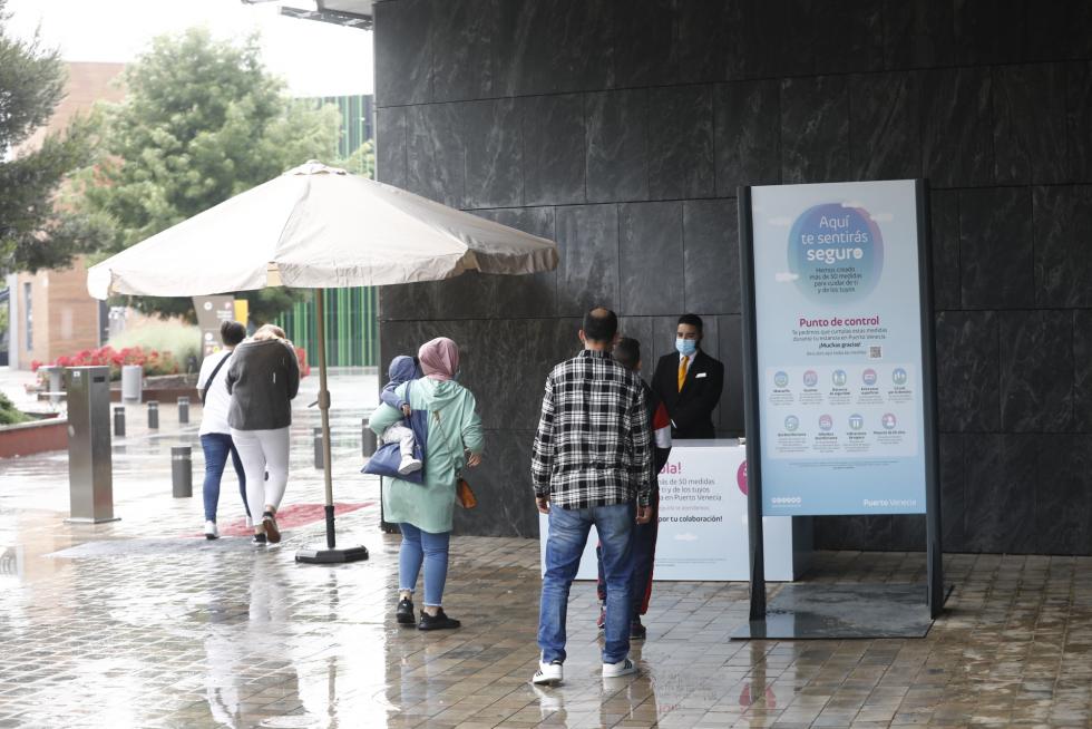 Reapertura de los centros comerciales.
