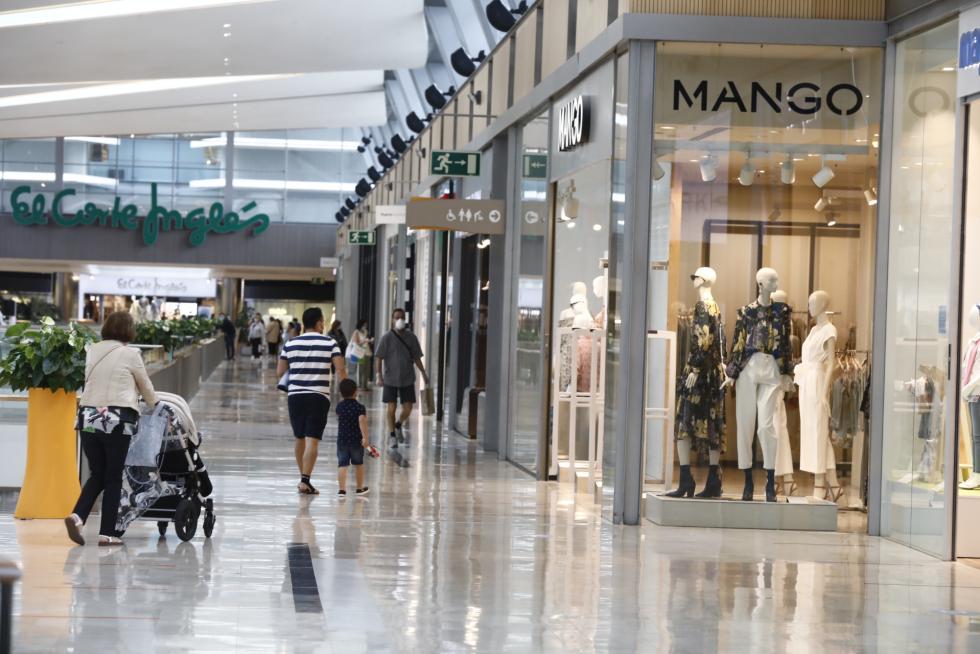 Reapertura de los centros comerciales.