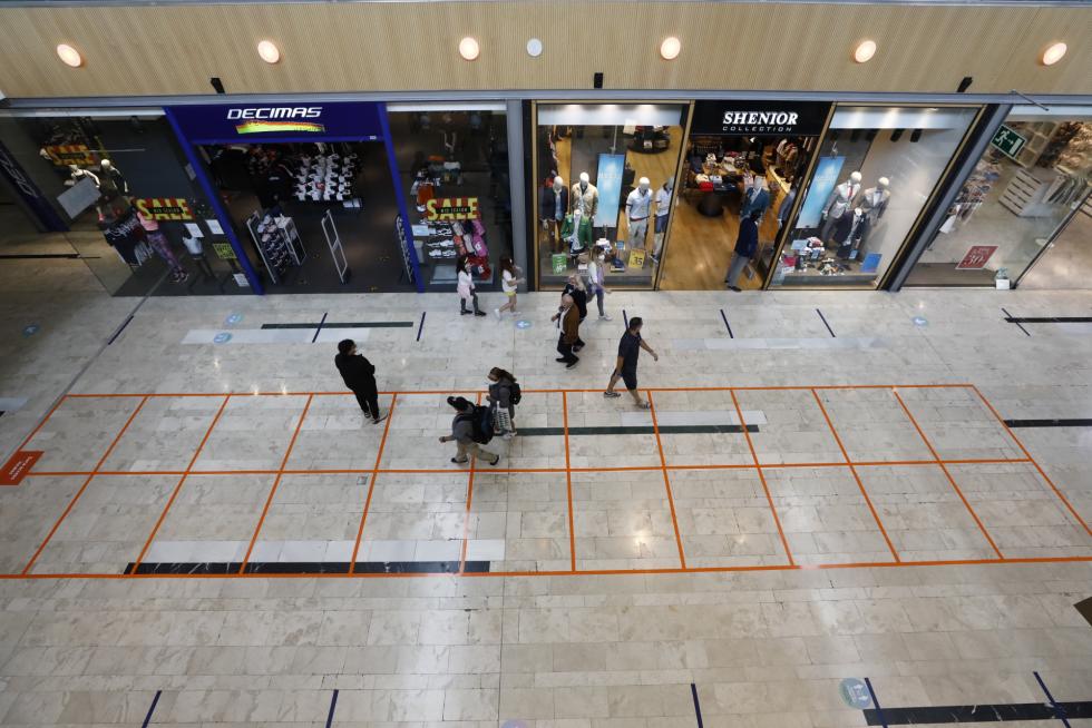 Reapertura de los centros comerciales.