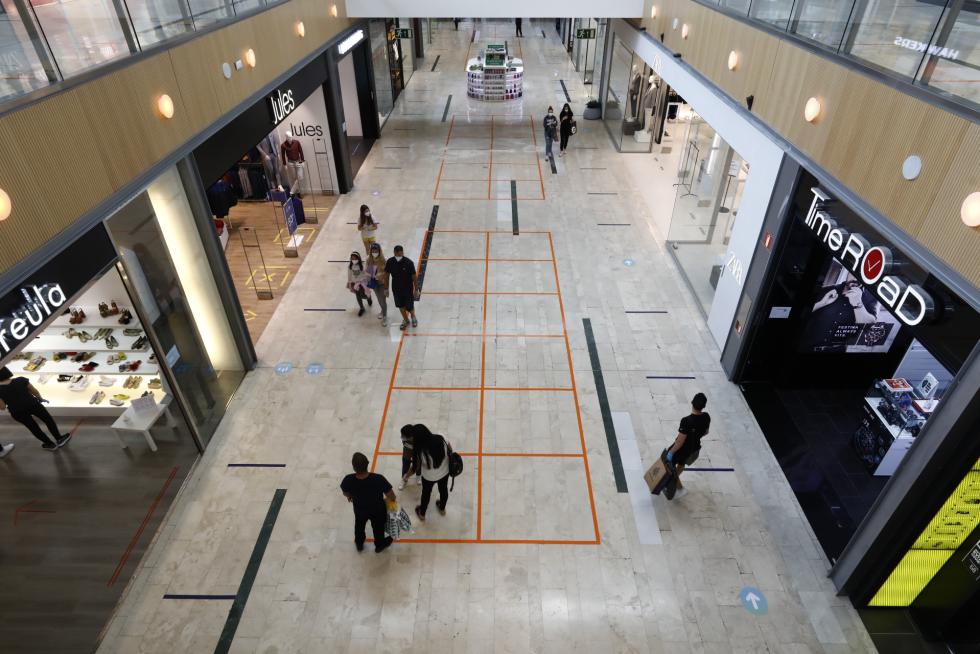 Reapertura de los centros comerciales.