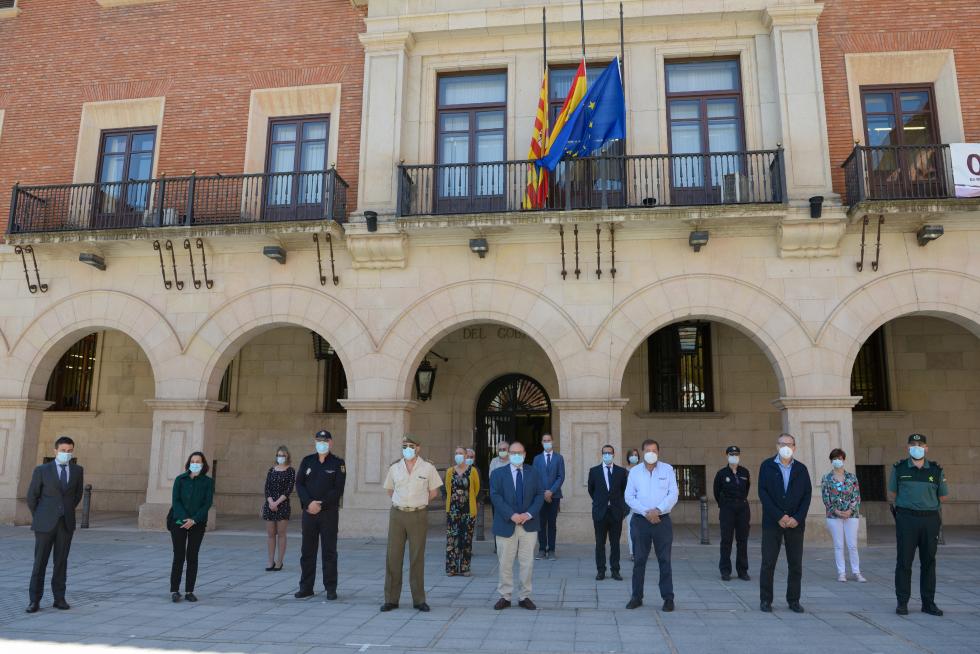 Minuto de Silencio por las víctimas del coronavirus en Teruel.