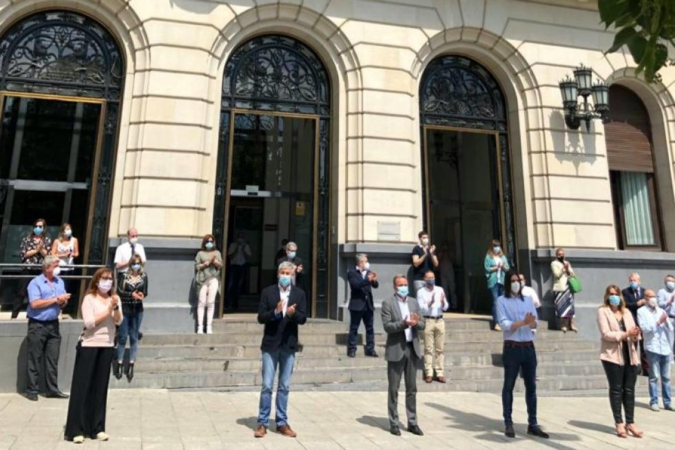 La Diputación de Zaragoza se suma al minuto de silencio por las víctimas del coronavirus.