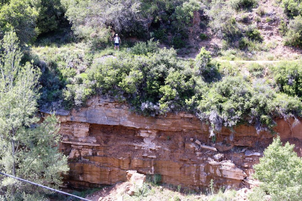 Bañistas en el Salto de Bierge (en el Alcanadre) este domingo.