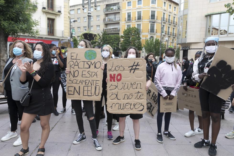 Manifestación contra el racismo en Huesca.