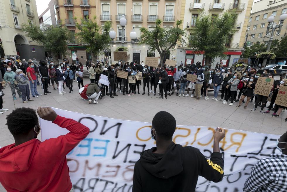 Manifestación contra el racismo en Huesca.