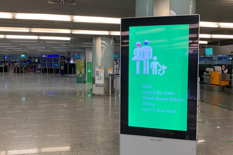 El ingeniero zaragozano Héctor Ochoa ha vuelto este miércoles a su ciudad después de tres meses atrapado por la pandemia en Trebisonda (Turquía). Así ha vivido la "nueva normalidad" en aeropuertos y estaciones de tren.