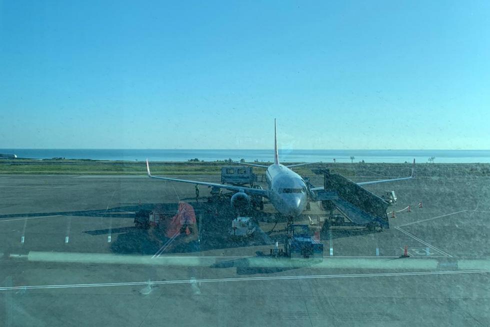 El ingeniero zaragozano Héctor Ochoa ha vuelto este miércoles a su ciudad después de tres meses atrapado por la pandemia en Trebisonda (Turquía). Así ha vivido la "nueva normalidad" en aeropuertos y estaciones de tren.
