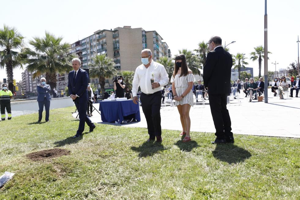 Homenaje en Zaragoza a las víctimas de la pandemia.