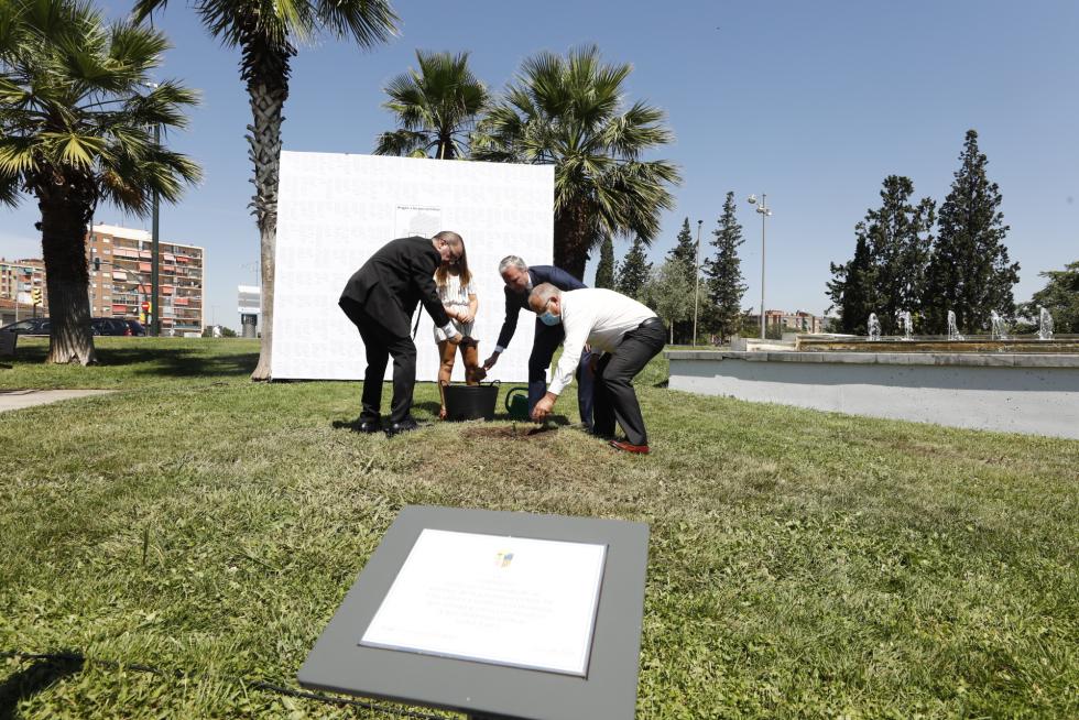 Homenaje en Zaragoza a las víctimas de la pandemia.