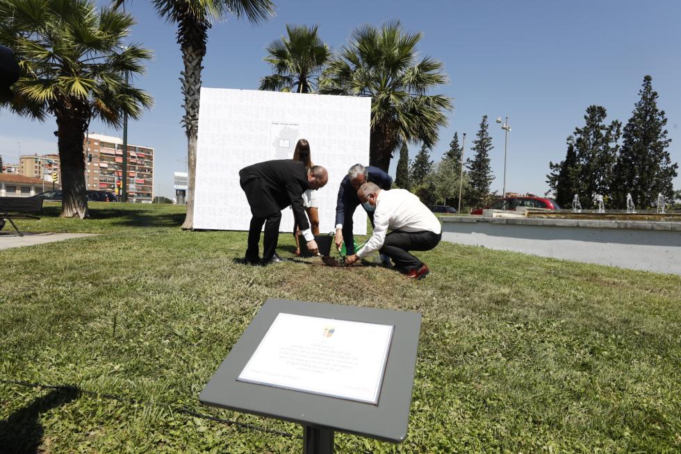 Homenaje en Zaragoza a las víctimas de la pandemia.