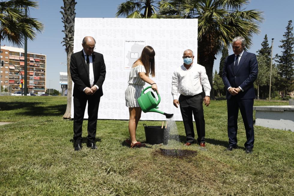 Homenaje en Zaragoza a las víctimas de la pandemia.
