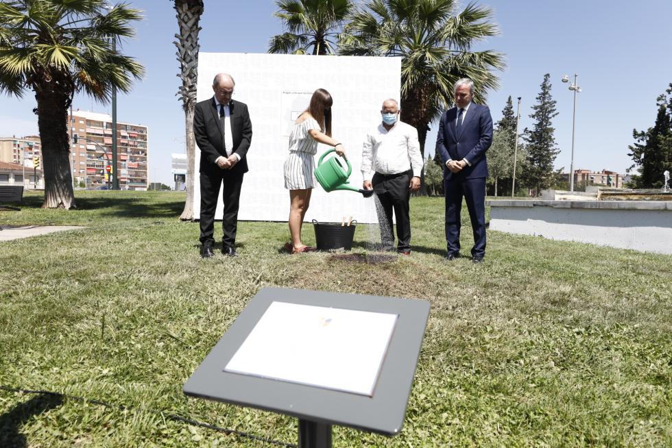 Homenaje en Zaragoza a las víctimas de la pandemia.