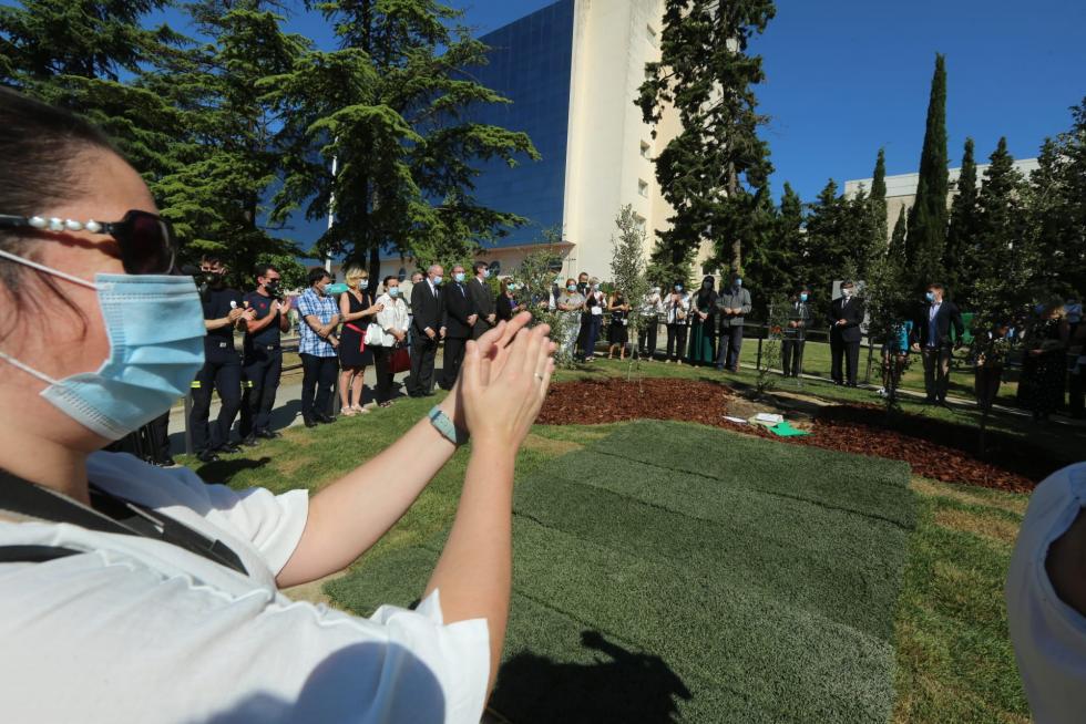 Acto de homenaje a las víctimas de la pandemia en Huesca.