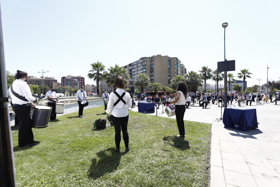 Homenaje en Zaragoza a las víctimas de la pandemia.
