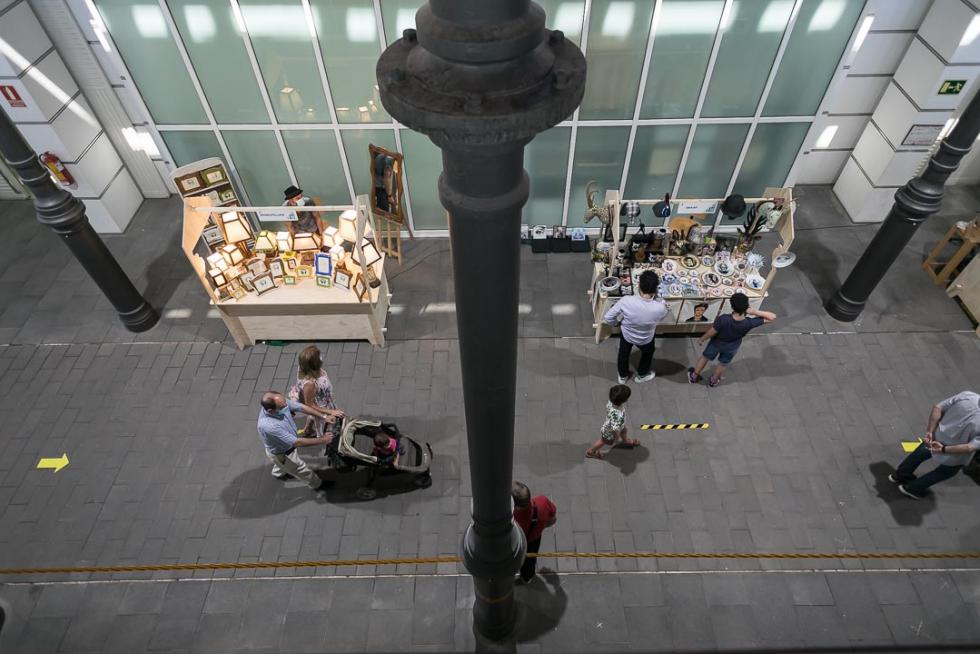 Feria de artesanía en el Matadero de Zaragoza.