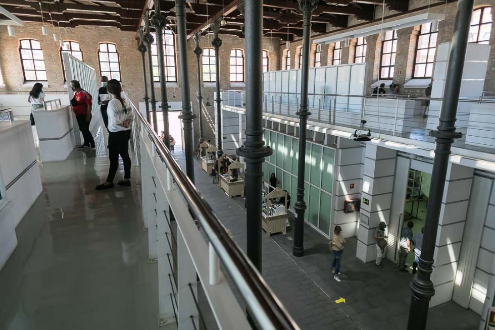 Feria de artesanía en el Matadero de Zaragoza.