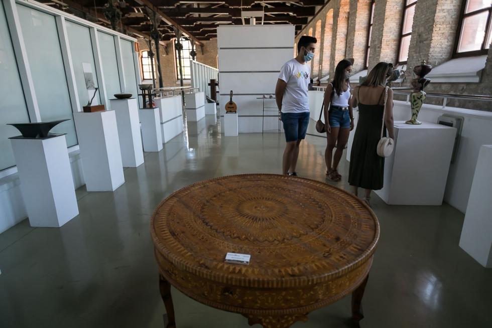 Feria de artesanía en el Matadero de Zaragoza.