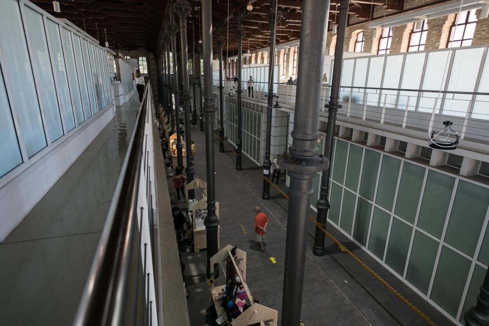 Feria de artesanía en el Matadero de Zaragoza.