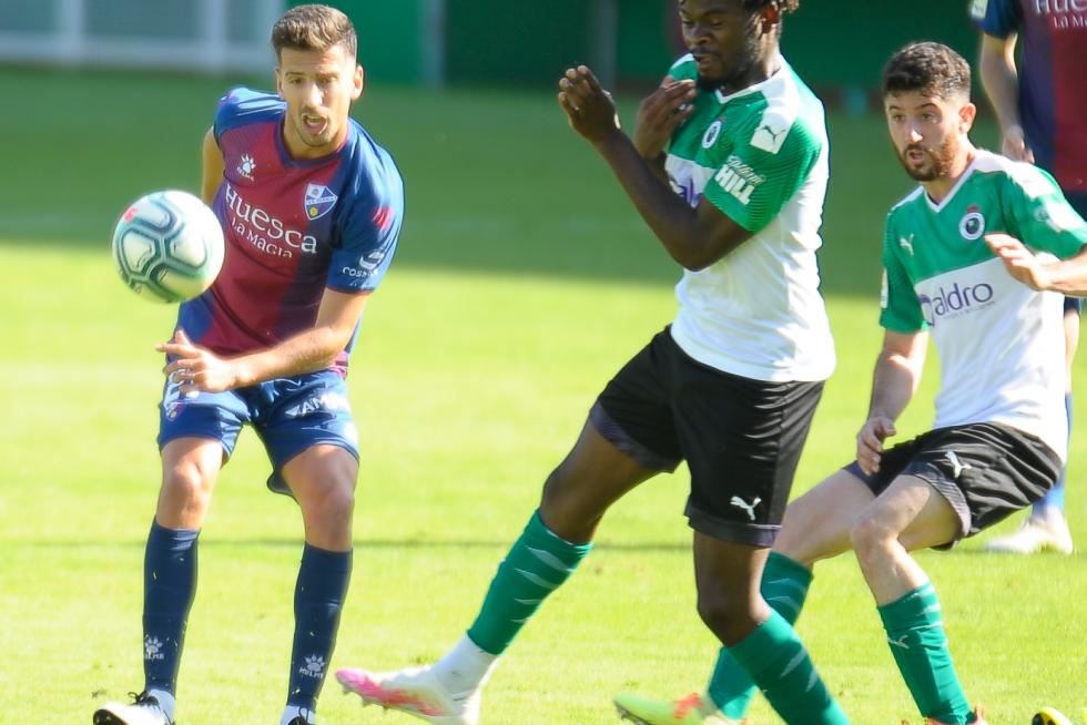 Partido del Racing de Santander contra la SD Huesca, en El Sardinero.