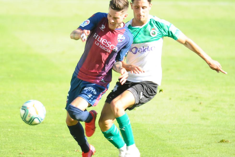 Partido del Racing de Santander contra la SD Huesca, en El Sardinero.