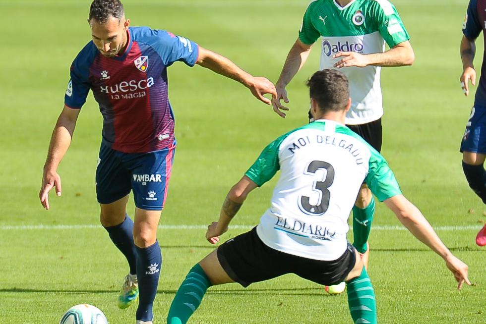 Partido del Racing de Santander contra la SD Huesca, en El Sardinero.