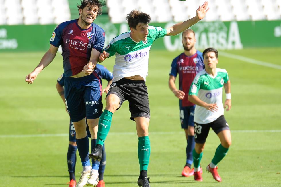 Partido del Racing de Santander contra la SD Huesca, en El Sardinero.