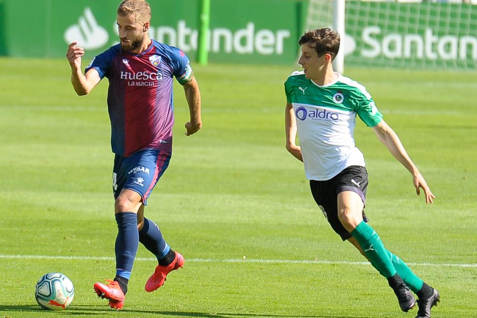 Partido del Racing de Santander contra la SD Huesca, en El Sardinero.