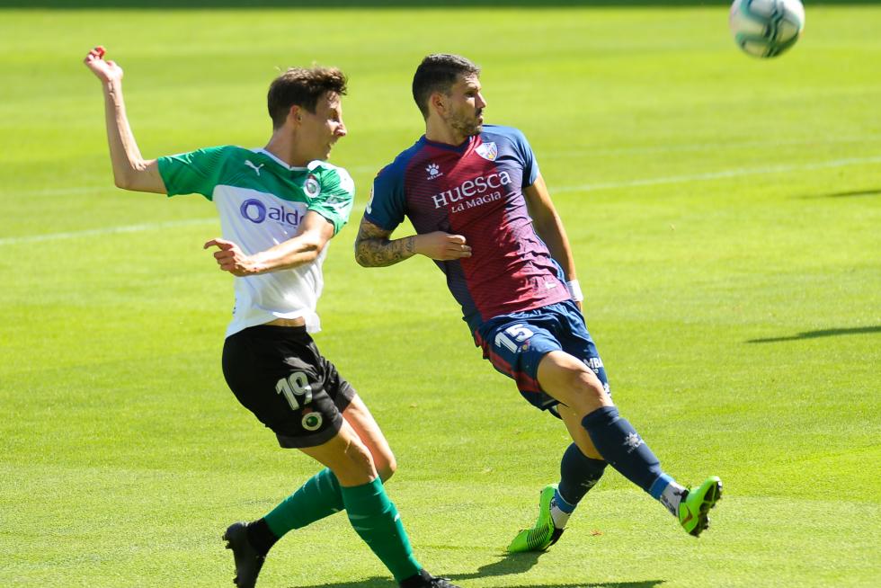Partido del Racing de Santander contra la SD Huesca, en El Sardinero.