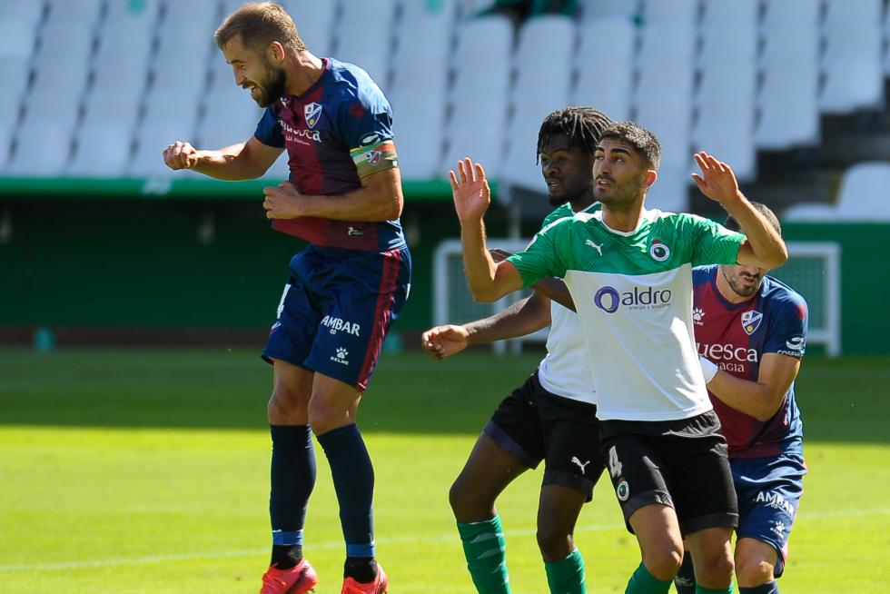 Partido del Racing de Santander contra la SD Huesca, en El Sardinero.