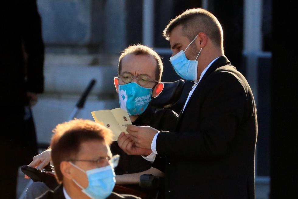 El Estado homenajea a las víctimas del virus y a quienes le han hecho frente
