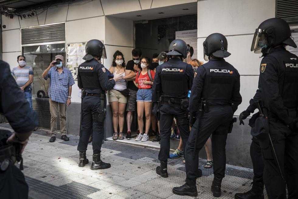 Se han vivido momentos de tensión durante el desalojo de los okupas