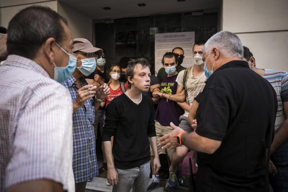 Se han vivido momentos de tensión durante el desalojo de los okupas