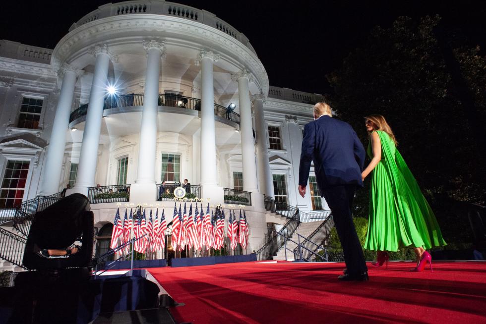 Washington, Dc (United States), 27/08/2020.- US President Donald J. Trump formally accepts the 2020 Republican presidential nomination during the closing night of the Republican National Convention, on the South Lawn of the White House, in Washington, DC, USA, 27 August 2020. Due to the coronavirus pandemic the Republican Party has moved to a televised format for its convention. (Elecciones, Estados Unidos) EFE/EPA/Erin Scott / POOL Republican National Convention closing night