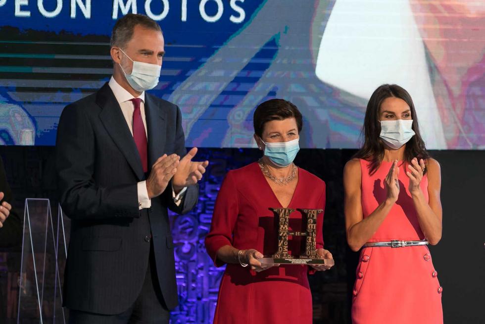 La planta de Villanueva de Gállego se ha vestido de gala para el aniversario.