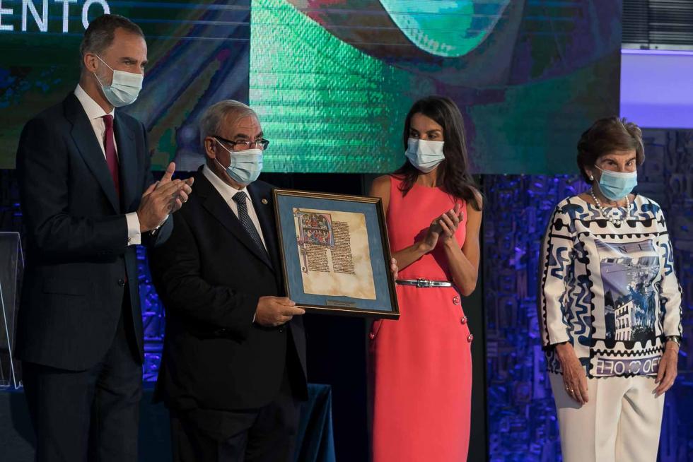 La planta de Villanueva de Gállego se ha vestido de gala para el aniversario.