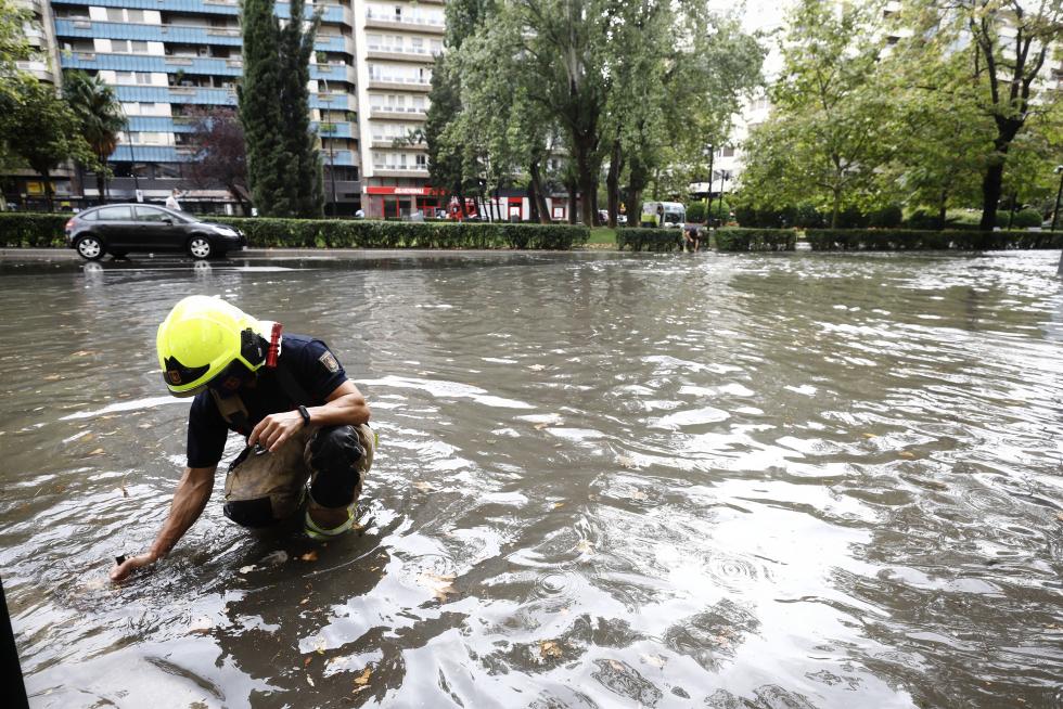 Tromba de lluvia torrencial en Zaragoza