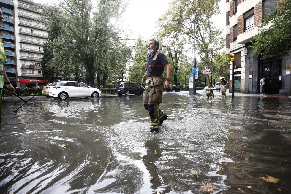 Tromba de lluvia torrencial en Zaragoza
