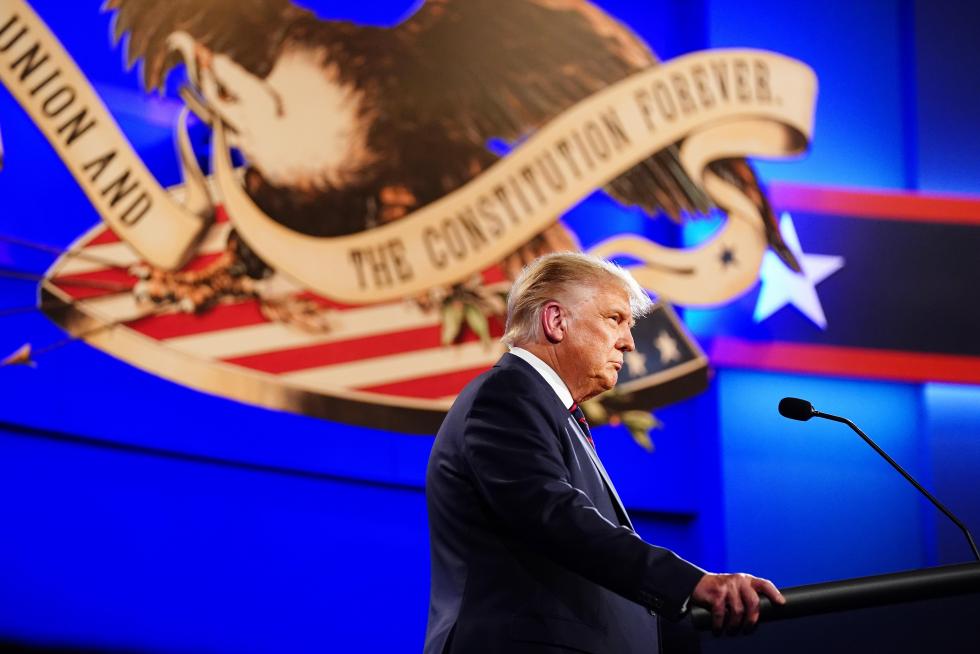 Cleveland (United States), 30/09/2020.- US President Donald Trump speaks during the first Presidential Debate at the Case Western Reserve University and Cleveland Clinic in Cleveland, Ohio, 29 September 2020. It is the first of three scheduled debates between US President Donald Trump and Democratic presidential candidate and former Vice President Joe Biden. (Estados Unidos) EFE/EPA/Morry Gash / POOL First 2020 Presidential Debate