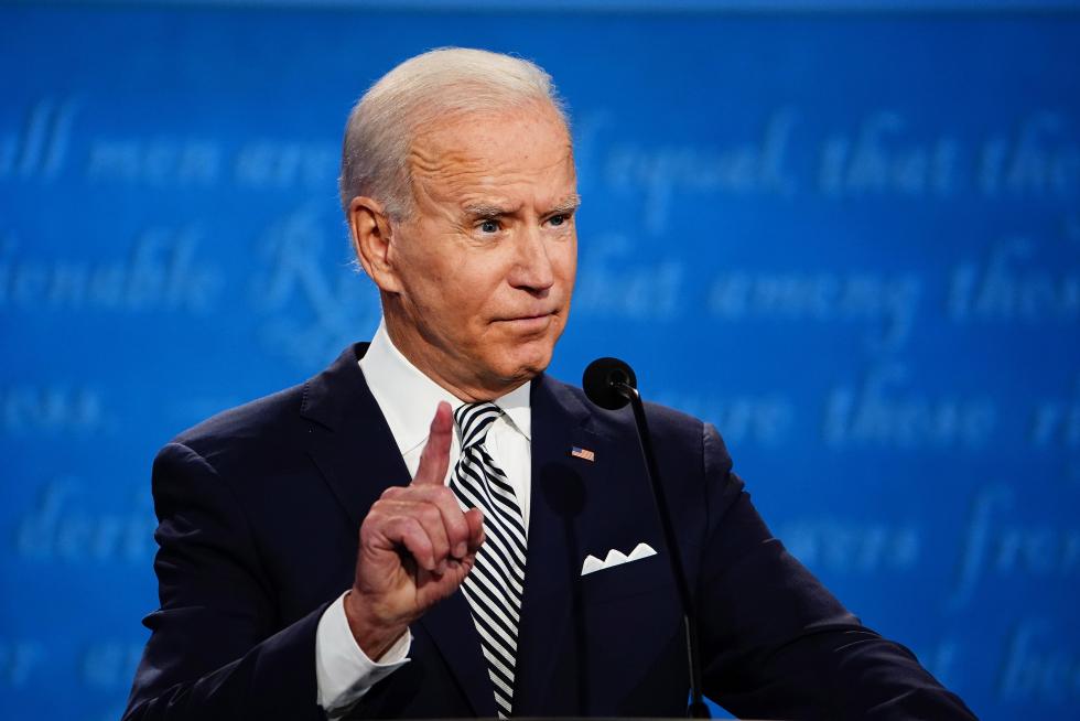 Cleveland (United States), 30/09/2020.- Democratic presidential candidate Joe Biden participates in the first 2020 presidential election debate at Samson Pavilion in Cleveland, Ohio, USA, 29 September 2020. The first presidential debate is co-hosted by Case Western Reserve University and the Cleveland Clinic. (Estados Unidos) EFE/EPA/MICHAEL REYNOLDS First 2020 presidential election debate between US President Donald J. Trump and Democratic presidential candidate Joe Biden