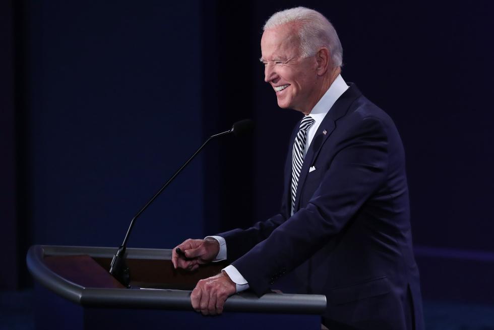 Cleveland (United States), 30/09/2020.- US President Donald J. Trump participates in the first 2020 presidential election debate at Samson Pavilion in Cleveland, Ohio, USA, 29 September 2020. The first presidential debate is co-hosted by Case Western Reserve University and the Cleveland Clinic. (Estados Unidos) EFE/EPA/JIM LO SCALZO First 2020 presidential election debate between US President Donald J. Trump and Democratic presidential candidate Joe Biden