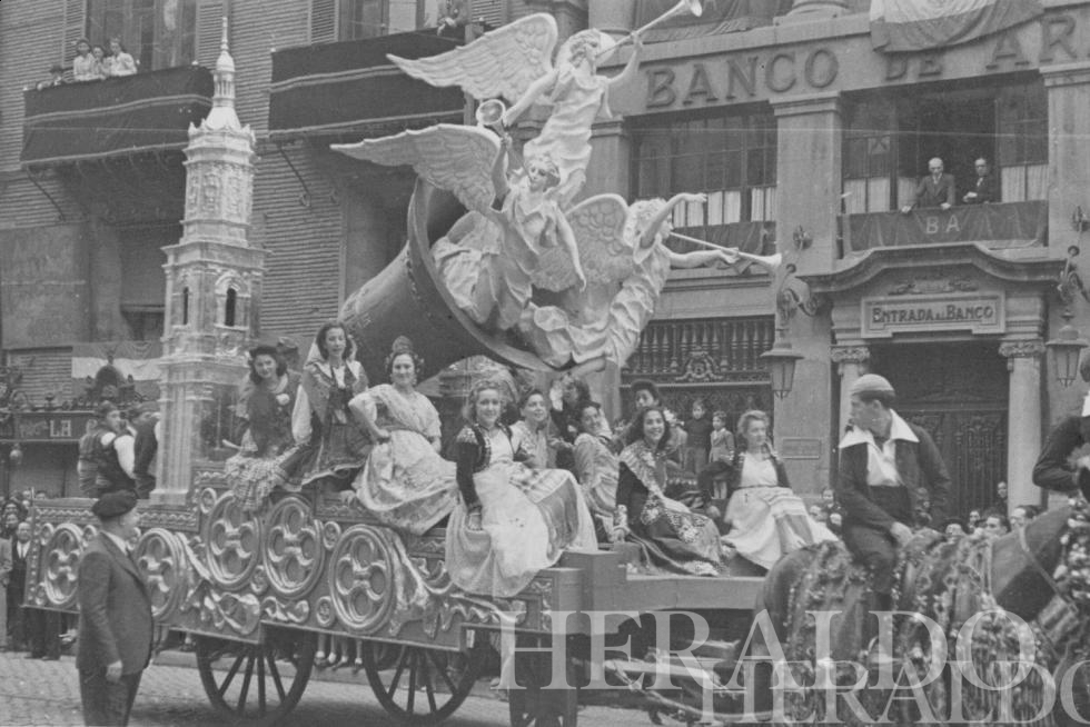 1940. Cabalgata.