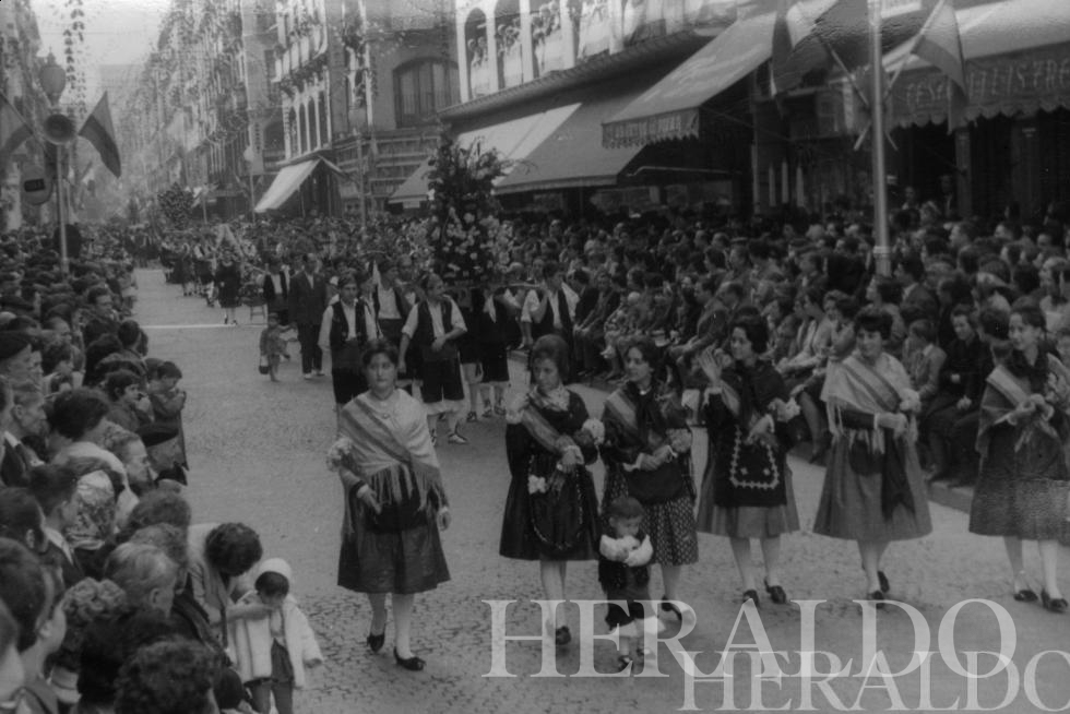 1959. Ofrenda de Flores.