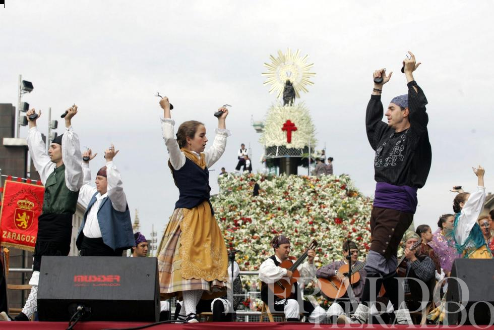 2005. Ofrenda de Flores.