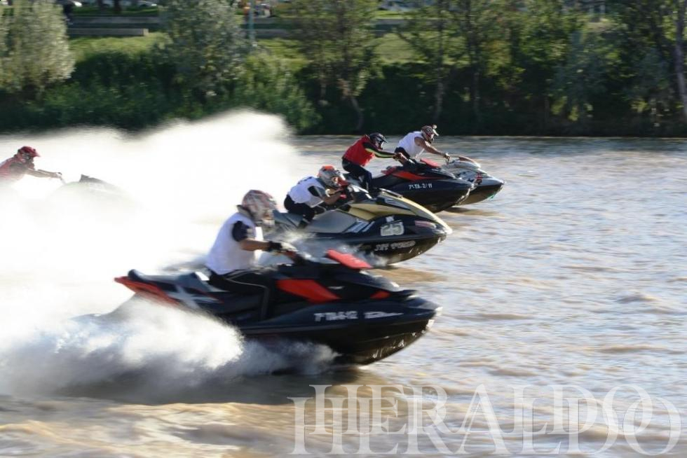2013. Espectáculo de motos de agua.